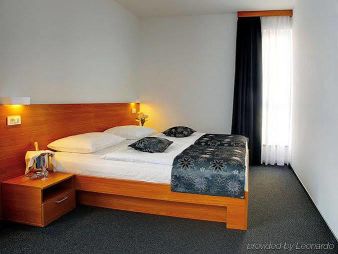 Hotel Delminivm Zagreb Bagian luar foto